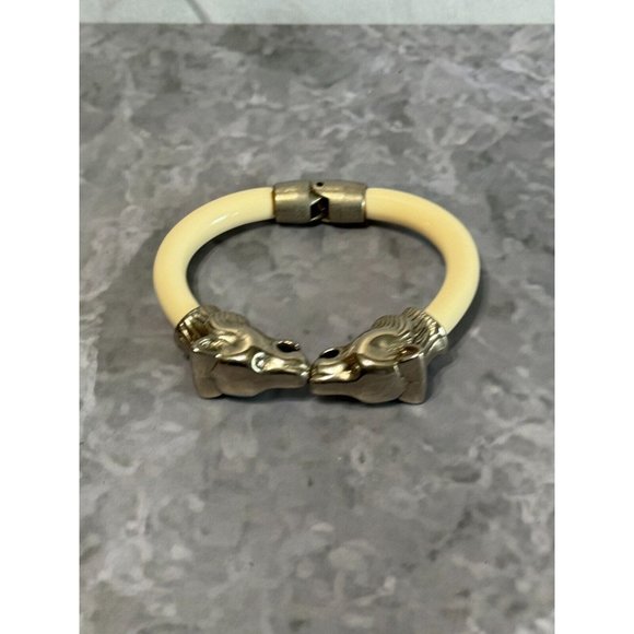 Vintage Kissing Bear Head Clamper Cuff Bangle Bracelet Celuloid Silver 6 1/2" - Picture 5 of 6